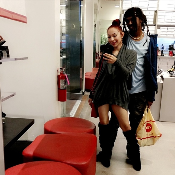 Meet your Posher, Naomi - Picture 4 of 4